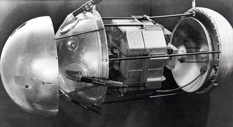 Illustration for article titled All Hail Sputnik, the First Robotic Overlord to Orbit our Planet